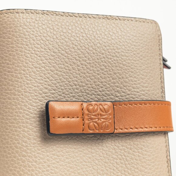 Loewe Light Oat & Honey Leather Compact Bifold Wallet - Picture 5 of 11